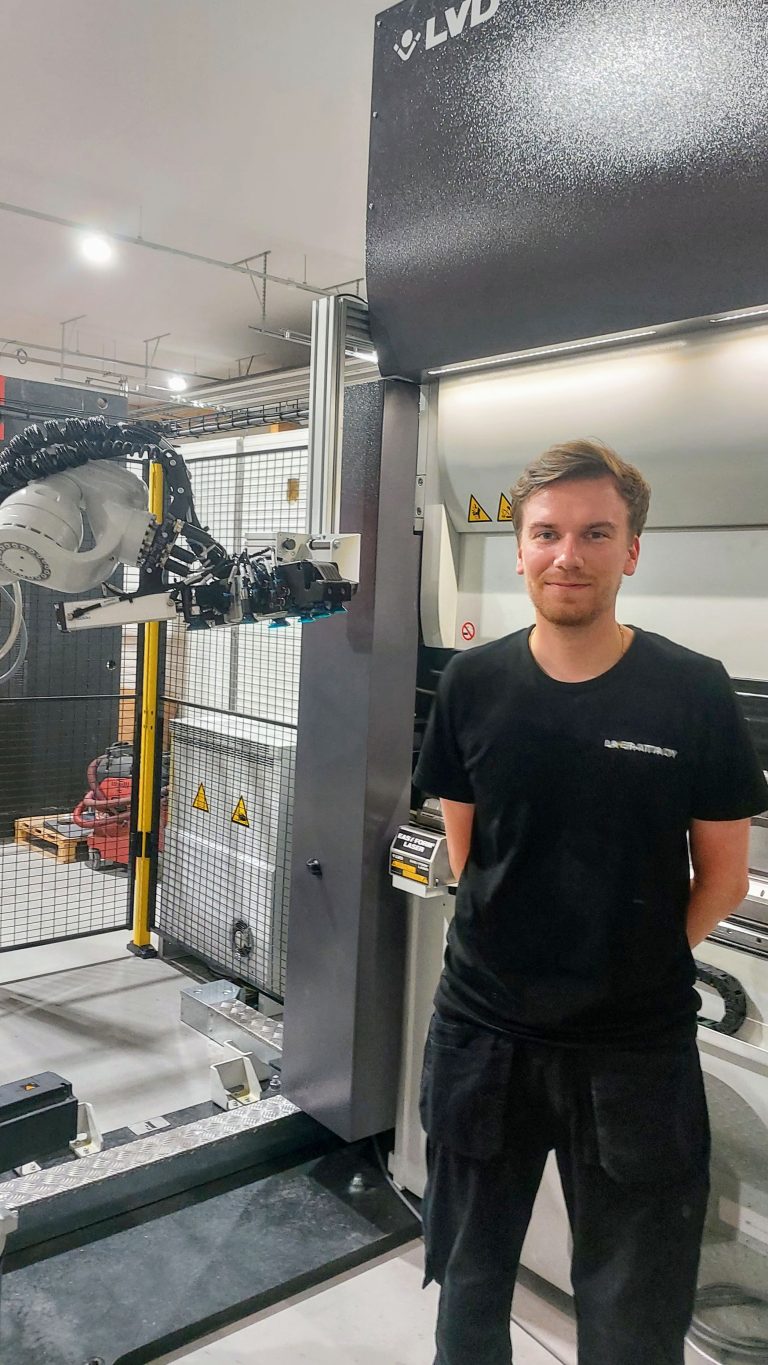 Opinnäytetyön tekijä Mikko Toivonen Turku AMK:sta Laser-Aitalla